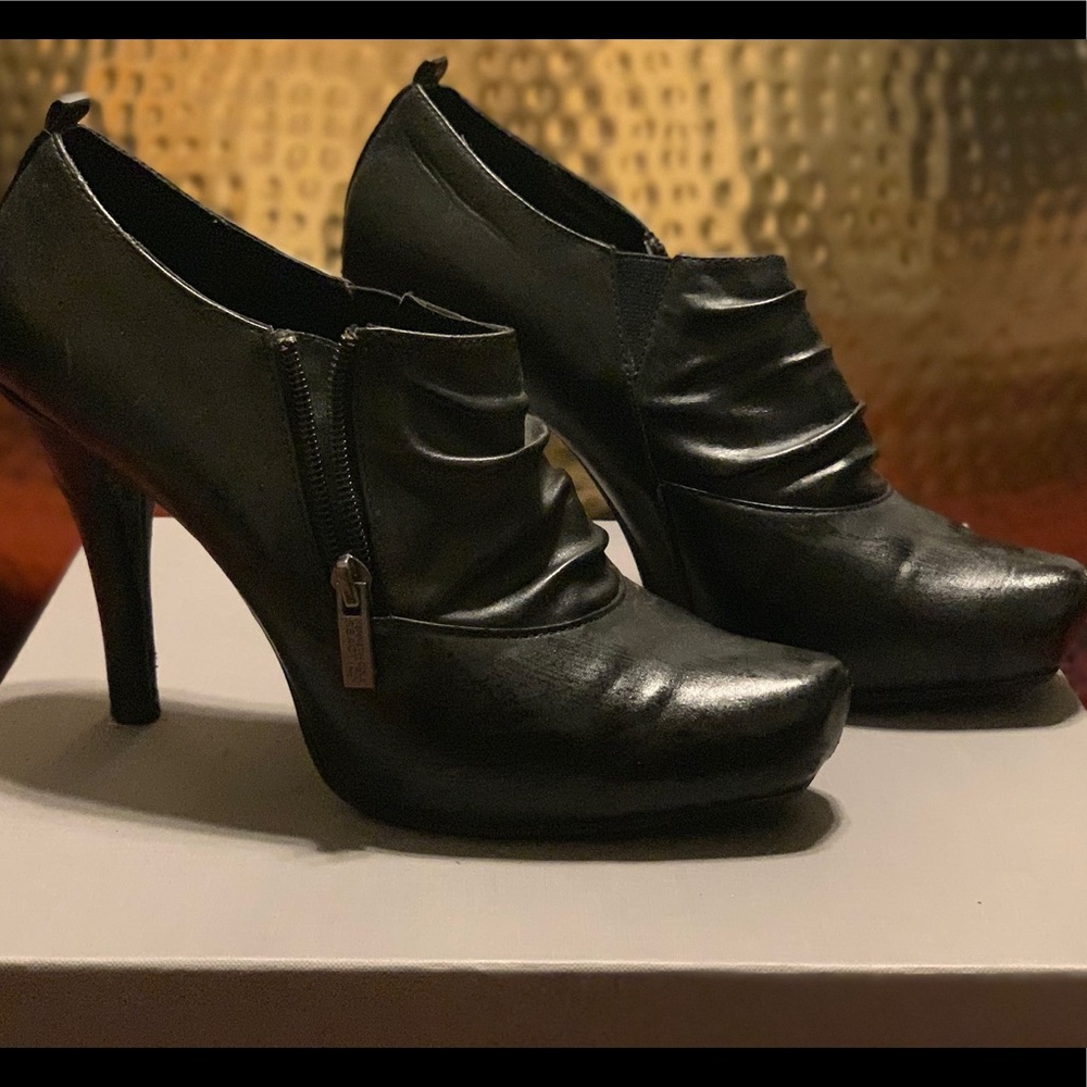 Kenneth Cole Reaction ankle boots